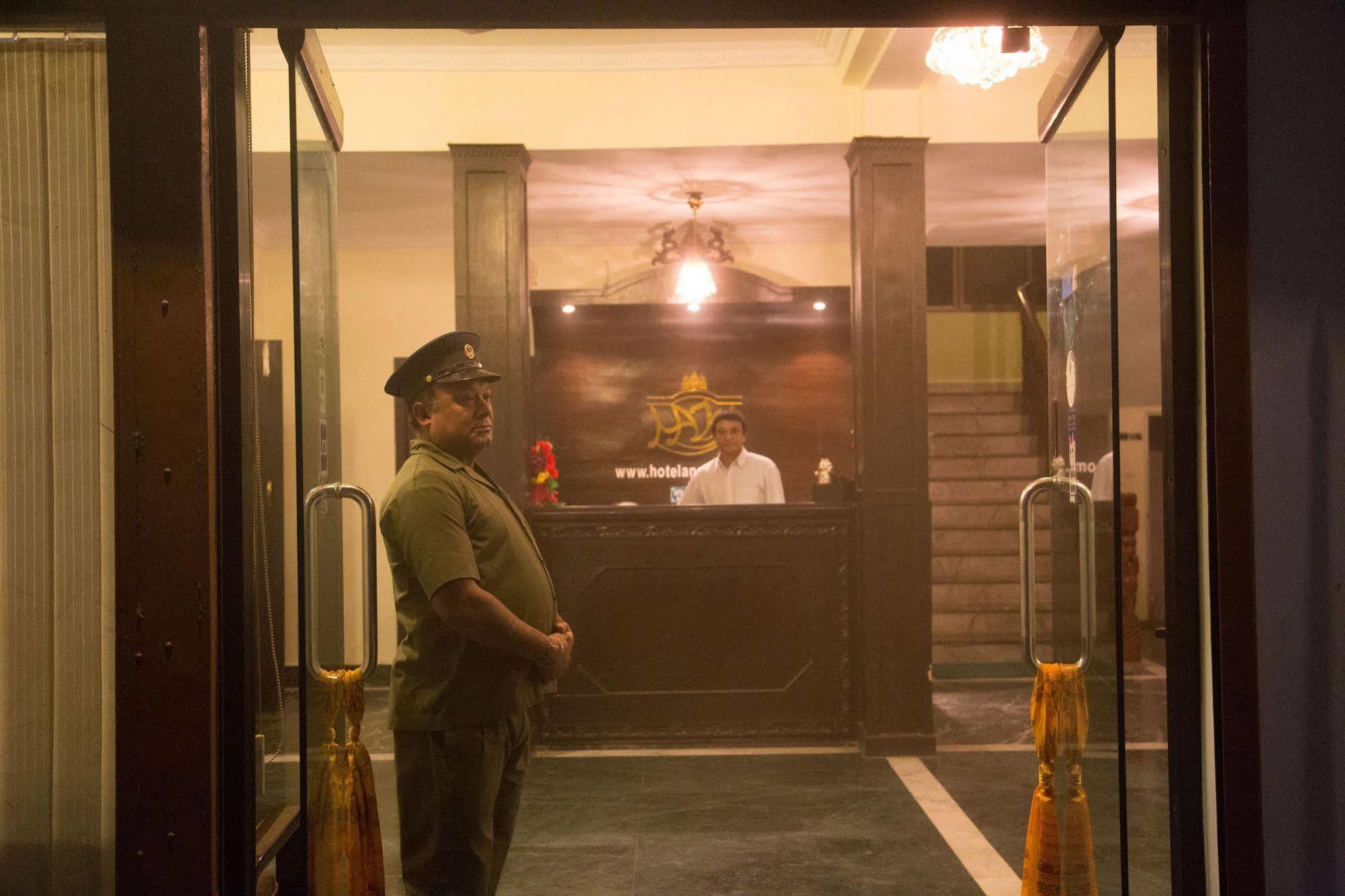 Hotel Ananda Inn Rummindei Kültér fotó